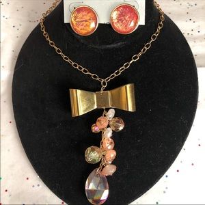 Necklace w- gold bow & beads & statement earrings